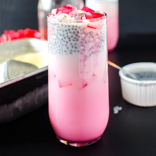 <br/>1 cup of Sri Lankan faluda mix with a scoop of vanilla ice cream and jelly crystals on top<br/><br/>Ingredients<br/>Sri Lankan Faluda mix, Full cream milk, Strawberry Jelly mix, Vanilla ice cream, Kas kasa seeds