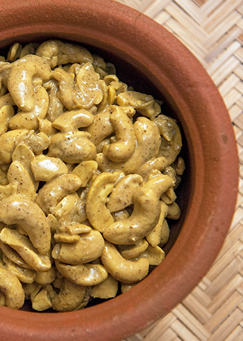<br/>Free Drink with our decadent Cashew curry & rice dish!<br/><br/>Ingredients<br/>Jasmine rice, Cashews, Scraped coconut, Red onions, Green chillies, Chilli powder, Salt, Mustard seeds, Ginger, Garlic, Turmeric powder, Cumin, Bay leaves