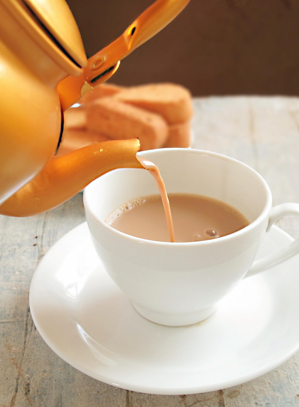 <br/>1 cup of Sri Lankan tea with or without full cream milk<br/><br/>Ingredients<br/>Sri Lankan tea, Full cream milk, Sugar